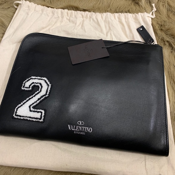 VALENTINO GARAVANI Leather logo UNISEX LG zip clutch - Picture 3 of 16